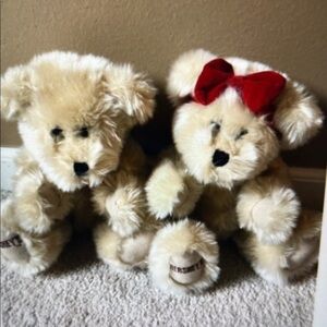 Hershey’s sitting bears Pair of Cream Plush Teddy Bears with Red Bow